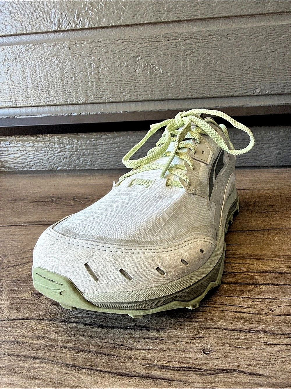 Altra Lone Peak 6 Women’s Athletic Shoes White & Green size 9